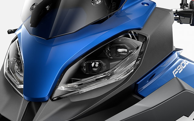 F 900 XR 라이트 시스템 모습입니다.