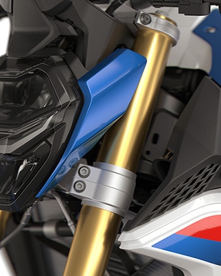 BMW Motorrad의 F 900 R 헤드라이트 가드 및 트림패널