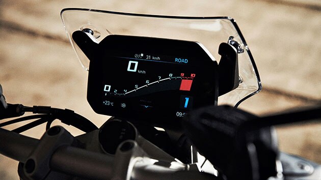 TFT 디스플레이 및 Connectivity가 탑재된 BMW R 1250 R