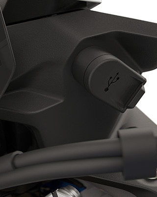 BMW Motorrad의 F 900 XR USB-C 충전 소켓