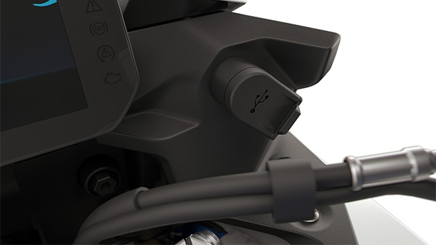 BMW Motorrad의 F 900 XR USB-C 충전 소켓