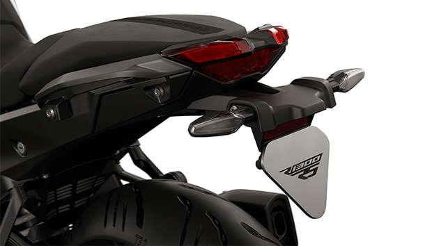 BMW Motorrad R 1300 RS의 후방 모습